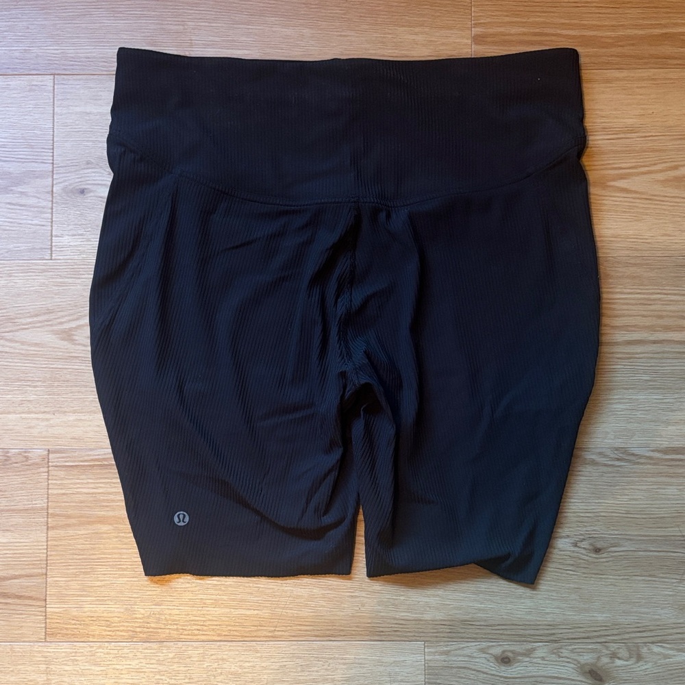 Ribbed Lululemon black 8inch bike short